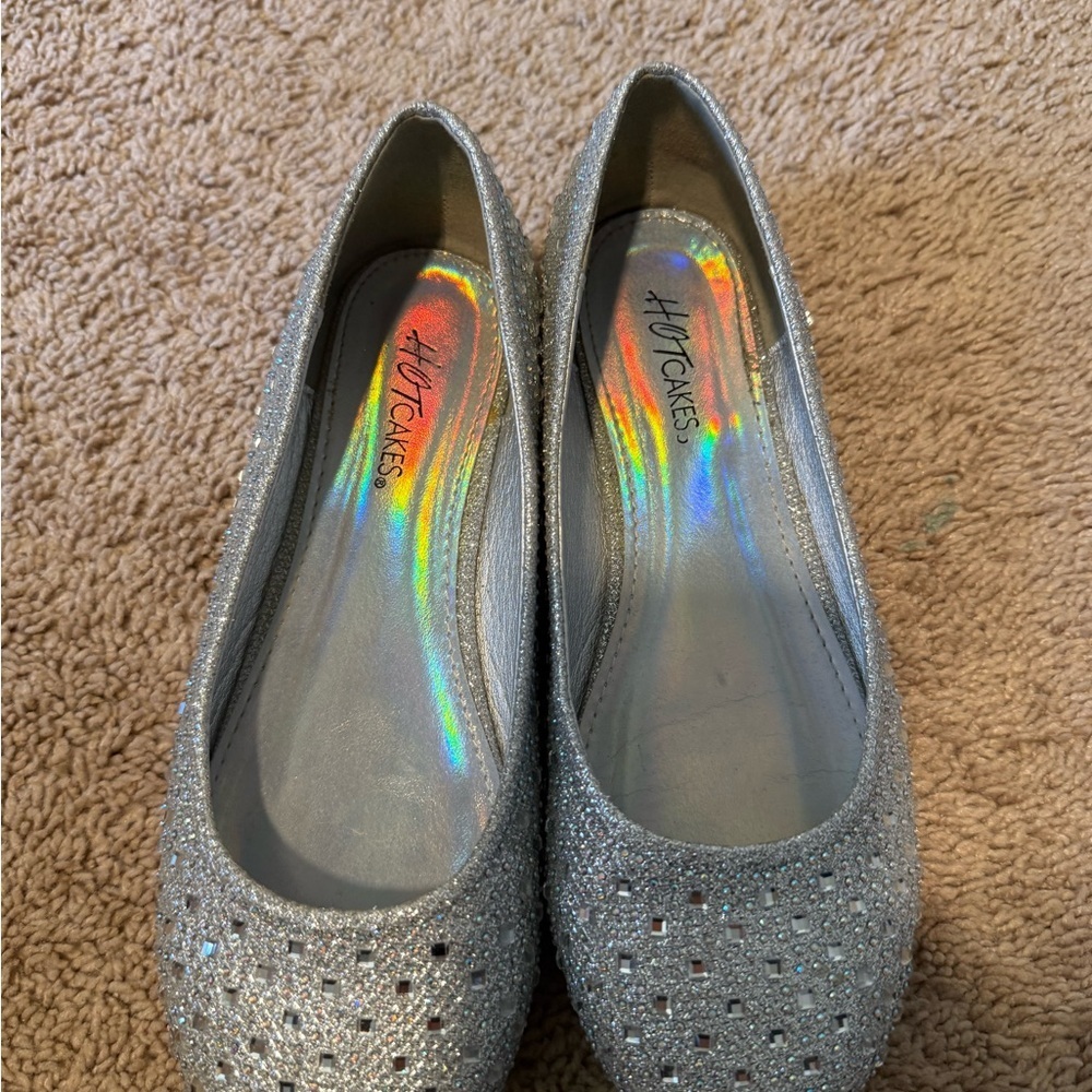Hot Cakes Sparkling Silver Girls Ballet Flats - Picture 2 of 4